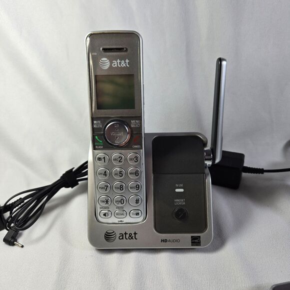 AT&T CL81301 DECT 6.0 Cordless Phone 3 Handsets Main Base Charging Base AC Adapt - Picture 5 of 16